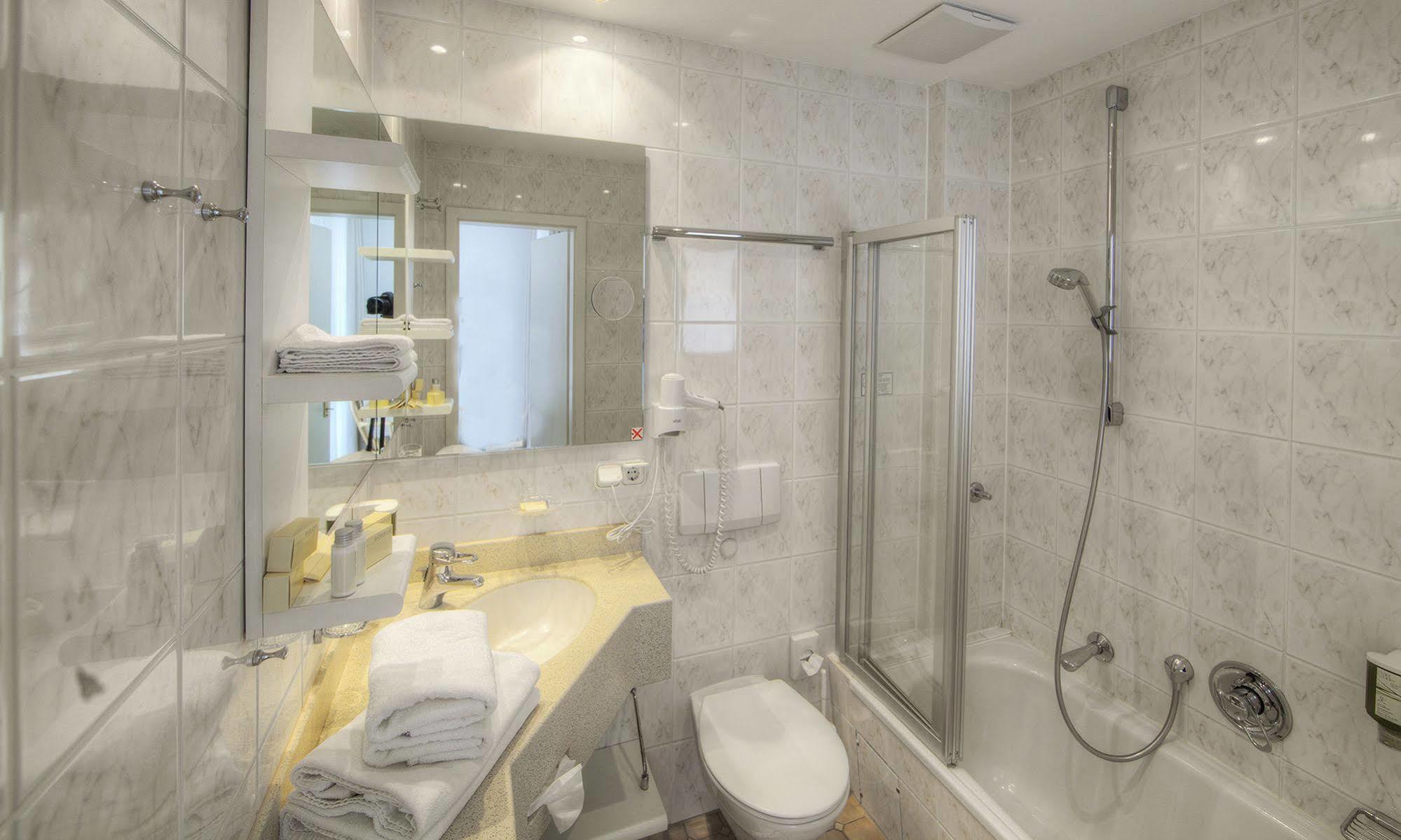 Ancora Hotel 3*
